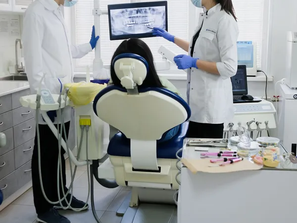 Clinics & dentists: an example of the kind of business Grokar is built for